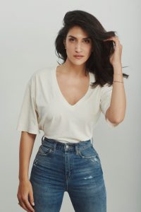 מגי אזרזר חוזרת לחיים