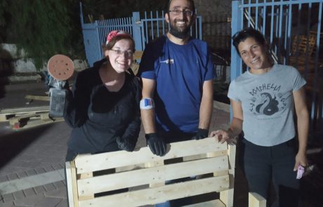 מייצרים עתיד: סדנאות הנגרות של חדר המייקרים העירוני משפרות את פני העיר